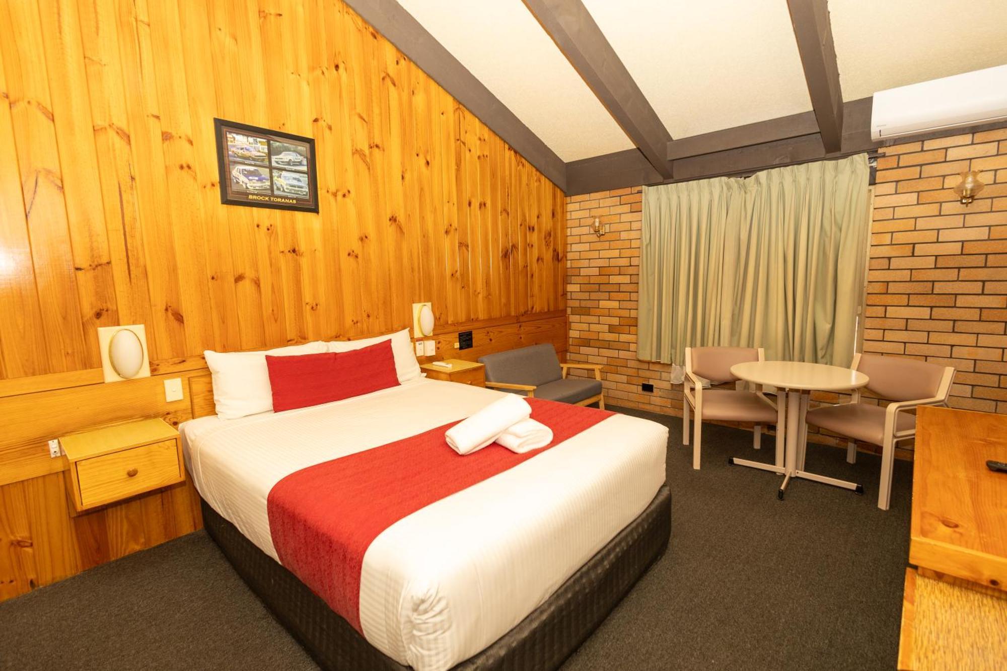 All Travellers Motor Inn Coonabarabran Exterior photo
