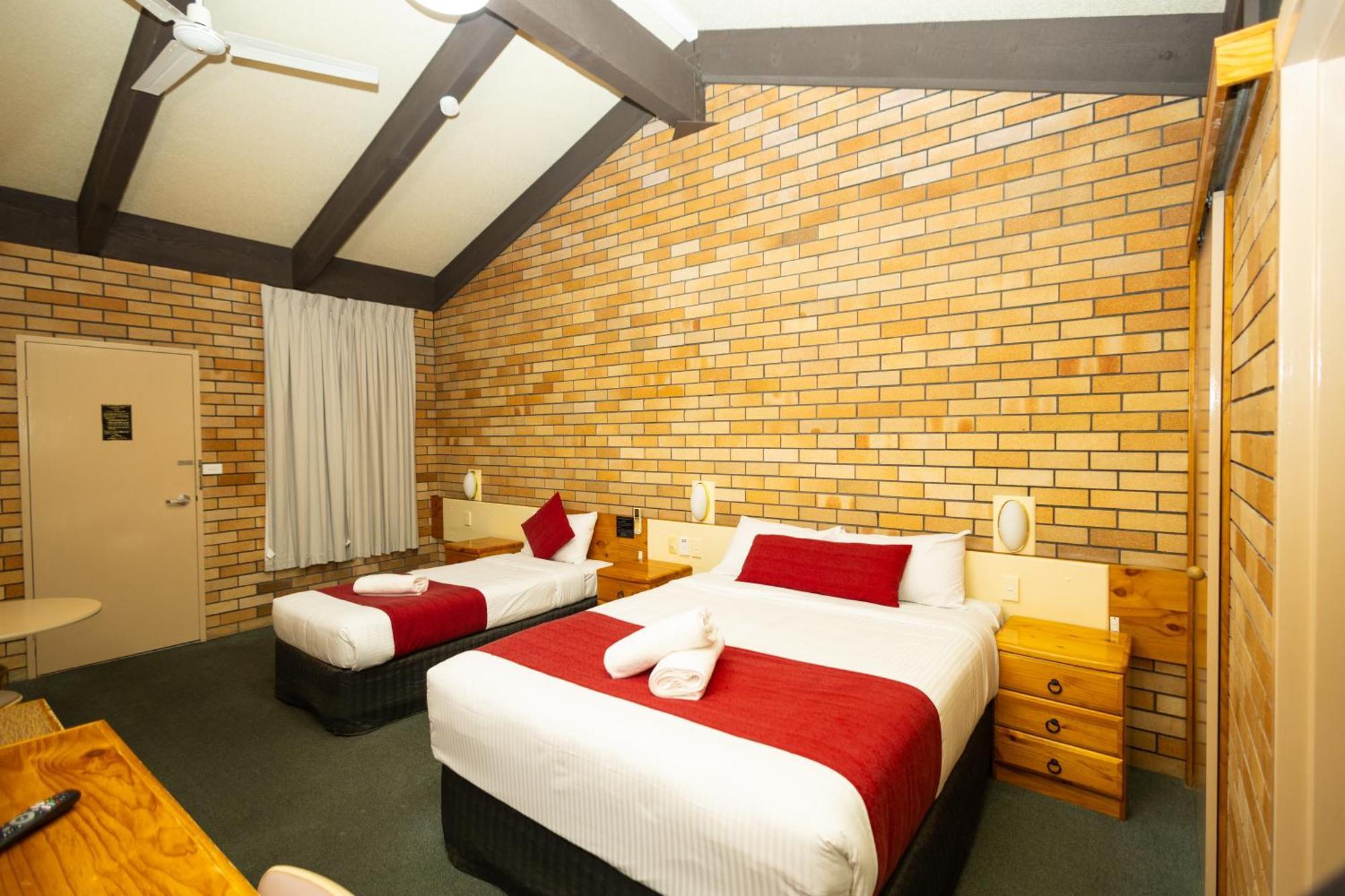 All Travellers Motor Inn Coonabarabran Exterior photo