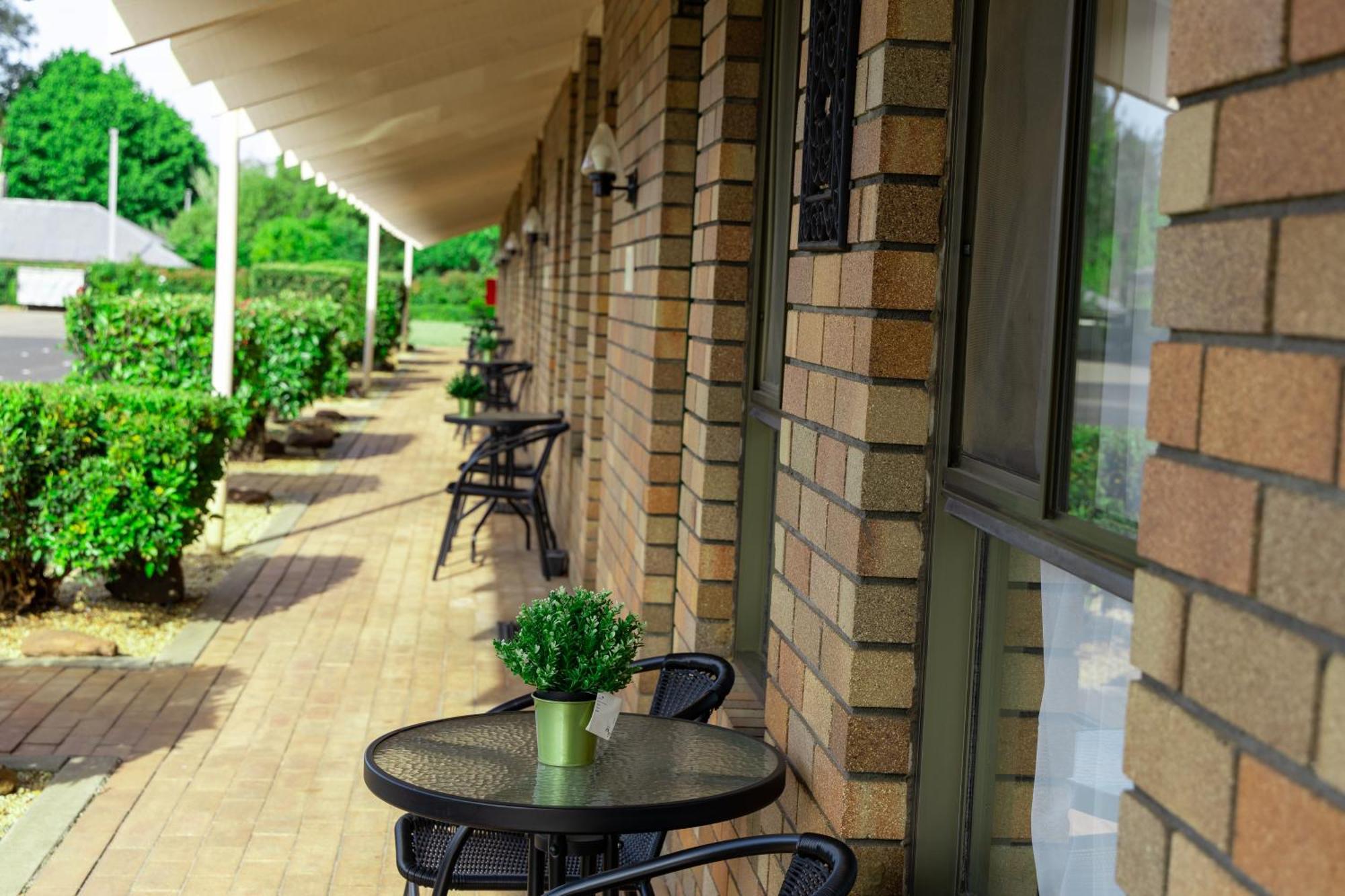 All Travellers Motor Inn Coonabarabran Exterior photo